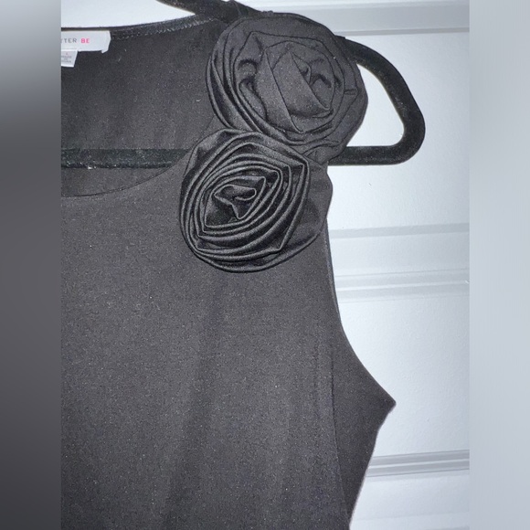 ‘Better Be’ Black floral set large honestly fits like medium/almost small. - Picture 5 of 15